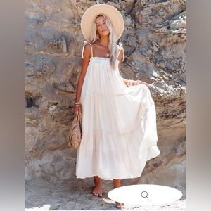 VICI -CATCH THE SUN
TIERED MIDI DRESS
EGGSHELL